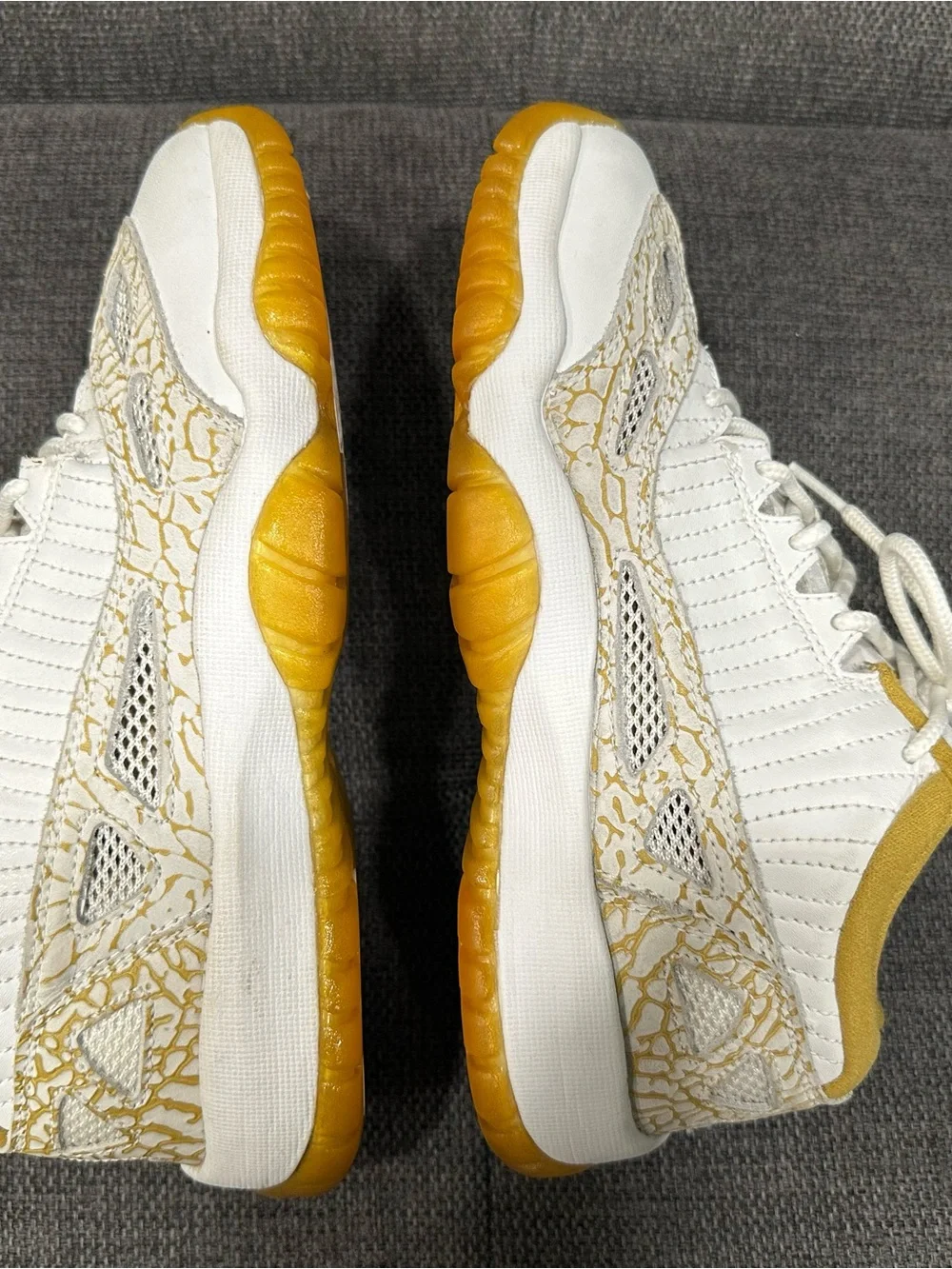 Jordan Retro Classic Boys Size 5  White and Yellow Low-Top Sneakers